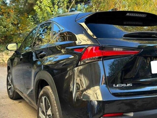 Чорний Лексус НХ, об'ємом двигуна 2 л та пробігом 117 тис. км за 17500 $, фото 2 на Automoto.ua