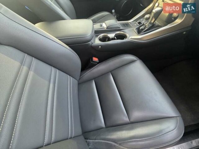 Черный Лексус НХ, объемом двигателя 2.49 л и пробегом 150 тыс. км за 31750 $, фото 46 на Automoto.ua