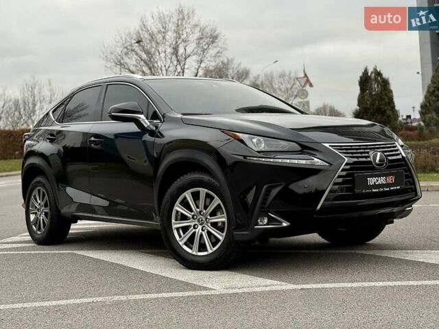 Черный Лексус НХ, объемом двигателя 2 л и пробегом 68 тыс. км за 28700 $, фото 24 на Automoto.ua