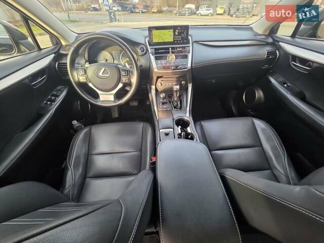 Черный Лексус НХ, объемом двигателя 2.49 л и пробегом 150 тыс. км за 31750 $, фото 65 на Automoto.ua