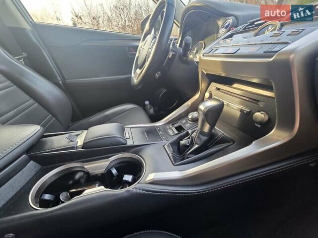 Черный Лексус НХ, объемом двигателя 2.49 л и пробегом 150 тыс. км за 31750 $, фото 49 на Automoto.ua