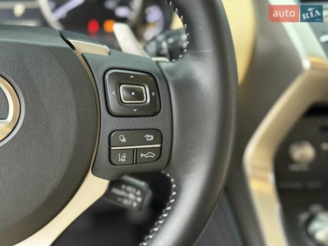 Черный Лексус НХ, объемом двигателя 2 л и пробегом 68 тыс. км за 28700 $, фото 56 на Automoto.ua