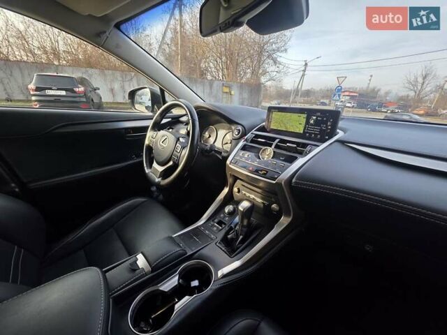 Черный Лексус НХ, объемом двигателя 2.49 л и пробегом 150 тыс. км за 31750 $, фото 43 на Automoto.ua