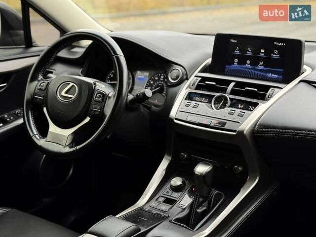 Чорний Лексус НХ, об'ємом двигуна 2 л та пробігом 33 тис. км за 25500 $, фото 19 на Automoto.ua