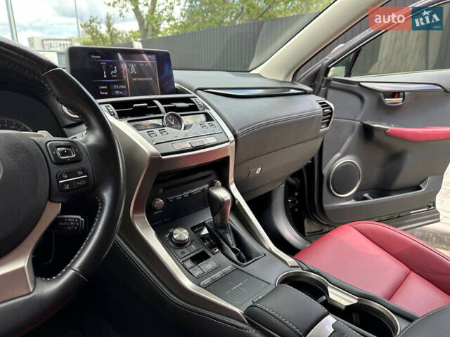 Черный Лексус НХ, объемом двигателя 2 л и пробегом 70 тыс. км за 23999 $, фото 10 на Automoto.ua