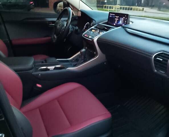 Чорний Лексус НХ, об'ємом двигуна 2 л та пробігом 88 тис. км за 29900 $, фото 13 на Automoto.ua