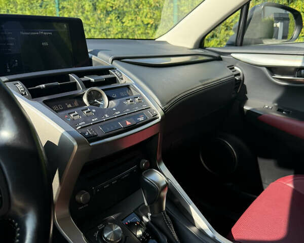Чорний Лексус НХ, об'ємом двигуна 2.49 л та пробігом 63 тис. км за 41500 $, фото 6 на Automoto.ua