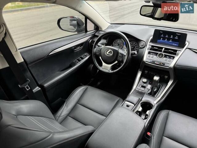 Чорний Лексус НХ, об'ємом двигуна 2 л та пробігом 33 тис. км за 25500 $, фото 18 на Automoto.ua