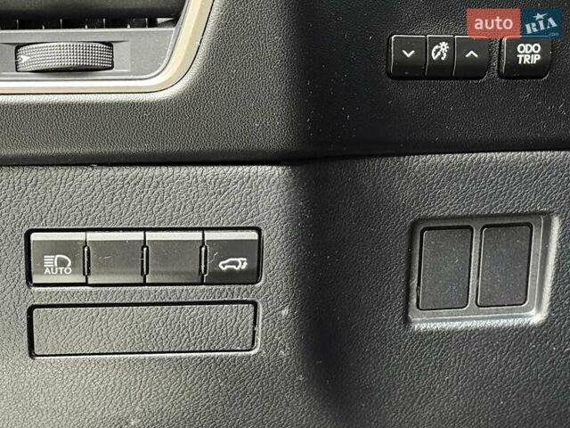 Чорний Лексус НХ, об'ємом двигуна 2 л та пробігом 33 тис. км за 25500 $, фото 44 на Automoto.ua
