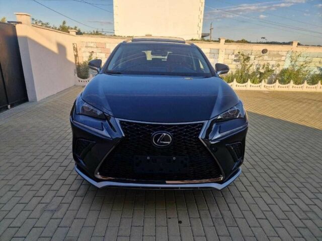 Чорний Лексус НХ, об'ємом двигуна 2 л та пробігом 34 тис. км за 22100 $, фото 2 на Automoto.ua