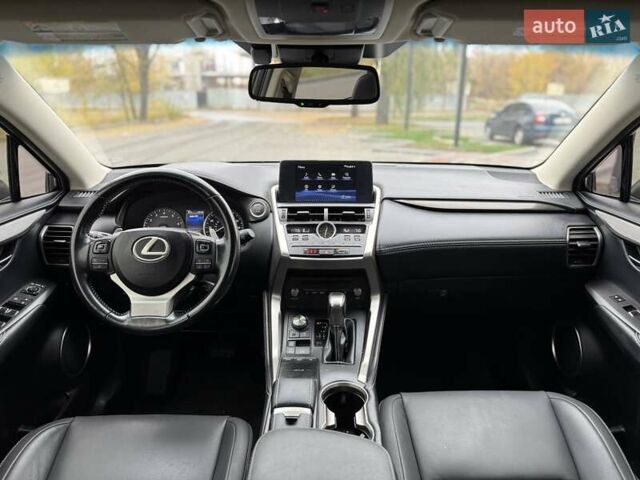 Чорний Лексус НХ, об'ємом двигуна 2 л та пробігом 33 тис. км за 25500 $, фото 16 на Automoto.ua