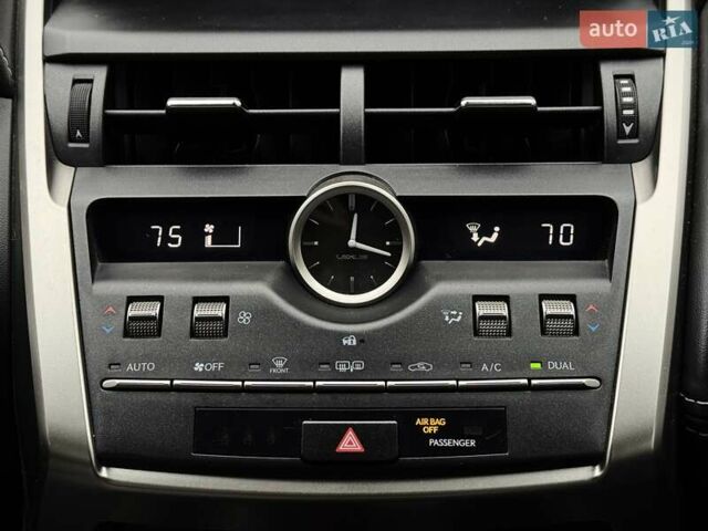 Чорний Лексус НХ, об'ємом двигуна 2 л та пробігом 33 тис. км за 25500 $, фото 40 на Automoto.ua