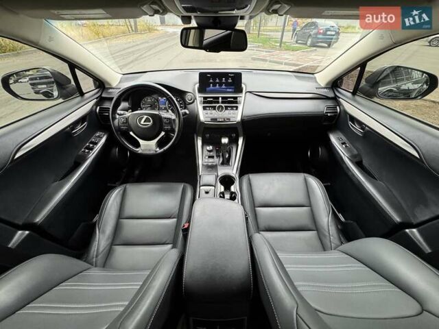 Чорний Лексус НХ, об'ємом двигуна 2 л та пробігом 33 тис. км за 25500 $, фото 15 на Automoto.ua
