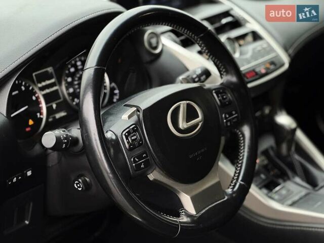 Чорний Лексус НХ, об'ємом двигуна 2 л та пробігом 33 тис. км за 25500 $, фото 12 на Automoto.ua