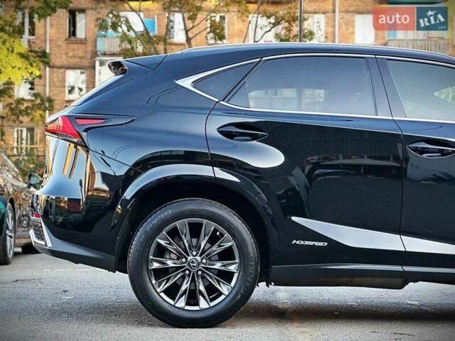 Чорний Лексус НХ, об'ємом двигуна 2.49 л та пробігом 54 тис. км за 39900 $, фото 17 на Automoto.ua