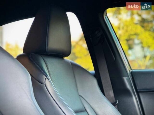 Лексус НХ 2020 у Києві на Automoto.ua Чорний Лексус НХ, об'ємом двигуна 2.49 л та пробігом 54 тис. км за 39900 $, фото 26 на Automoto.ua