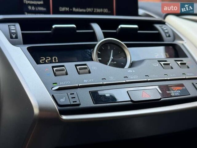 Черный Лексус НХ, объемом двигателя 2 л и пробегом 99 тыс. км за 30700 $, фото 20 на Automoto.ua