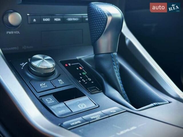Лексус НХ 2020 у Києві на Automoto.ua Чорний Лексус НХ, об'ємом двигуна 2.49 л та пробігом 54 тис. км за 39900 $, фото 35 на Automoto.ua