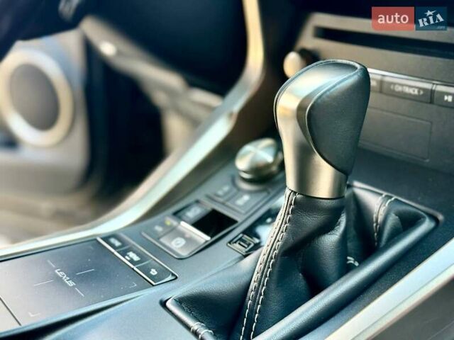 Черный Лексус НХ, объемом двигателя 2 л и пробегом 99 тыс. км за 30700 $, фото 30 на Automoto.ua