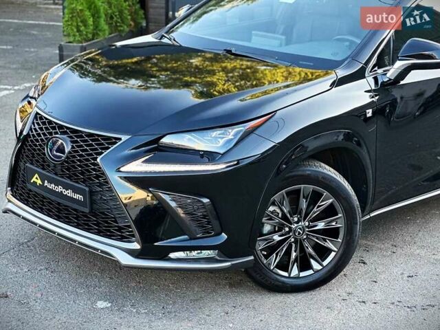 Лексус НХ 2020 у Києві на Automoto.ua Чорний Лексус НХ, об'ємом двигуна 2.49 л та пробігом 54 тис. км за 39900 $, фото 8 на Automoto.ua