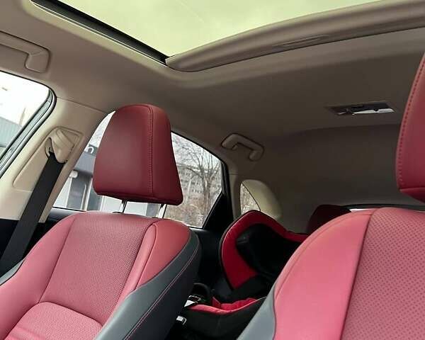 Черный Лексус НХ, объемом двигателя 2 л и пробегом 39 тыс. км за 32500 $, фото 12 на Automoto.ua
