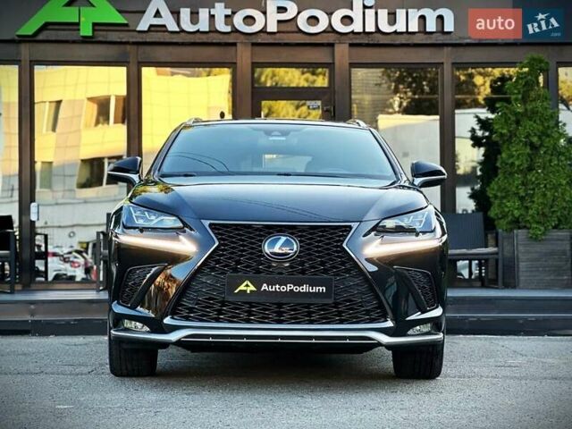 Лексус НХ 2020 у Києві на Automoto.ua Чорний Лексус НХ, об'ємом двигуна 2.49 л та пробігом 54 тис. км за 39900 $, фото 1 на Automoto.ua