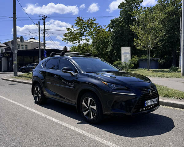 Чорний Лексус НХ, об'ємом двигуна 2 л та пробігом 40 тис. км за 31000 $, фото 1 на Automoto.ua