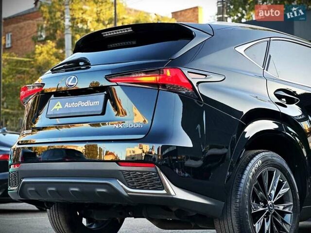 Лексус НХ 2020 у Києві на Automoto.ua Чорний Лексус НХ, об'ємом двигуна 2.49 л та пробігом 54 тис. км за 39900 $, фото 16 на Automoto.ua