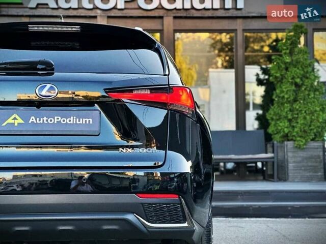 Лексус НХ 2020 у Києві на Automoto.ua Чорний Лексус НХ, об'ємом двигуна 2.49 л та пробігом 54 тис. км за 39900 $, фото 13 на Automoto.ua