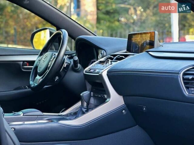 Чорний Лексус НХ, об'ємом двигуна 2.49 л та пробігом 54 тис. км за 39900 $, фото 33 на Automoto.ua