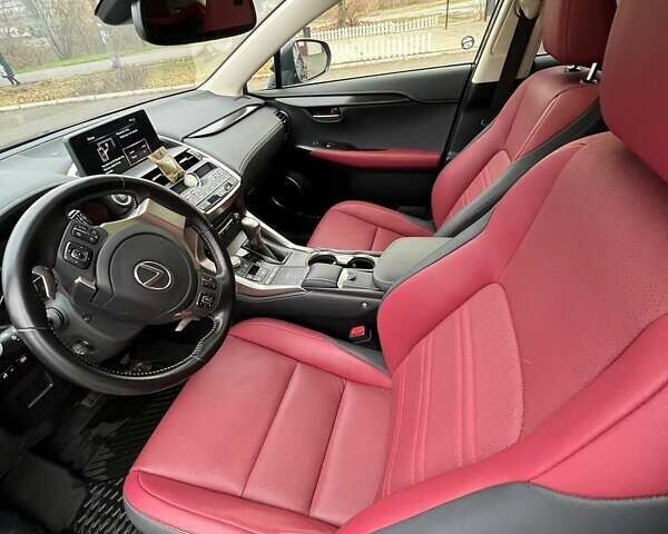 Черный Лексус НХ, объемом двигателя 2 л и пробегом 39 тыс. км за 32500 $, фото 7 на Automoto.ua