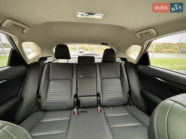 Черный Лексус НХ, объемом двигателя 2.49 л и пробегом 84 тыс. км за 39900 $, фото 13 на Automoto.ua