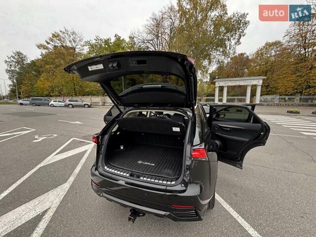 Черный Лексус НХ, объемом двигателя 2.49 л и пробегом 84 тыс. км за 39900 $, фото 11 на Automoto.ua