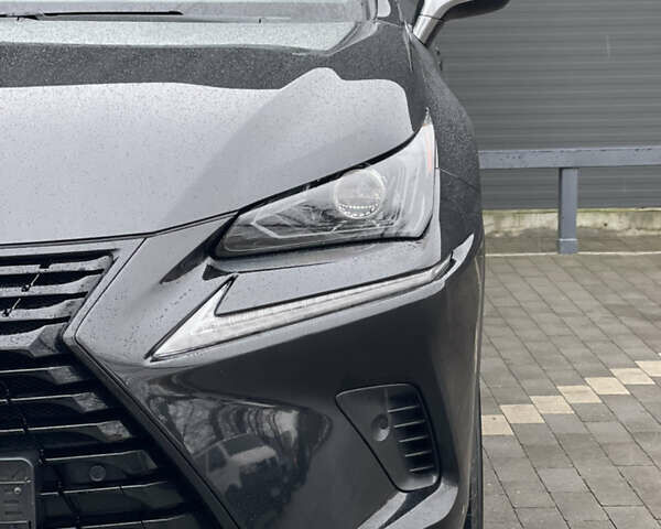 Черный Лексус НХ, объемом двигателя 1.99 л и пробегом 101 тыс. км за 33800 $, фото 12 на Automoto.ua