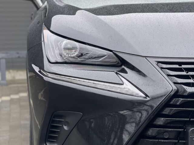 Черный Лексус НХ, объемом двигателя 2 л и пробегом 92 тыс. км за 33800 $, фото 3 на Automoto.ua