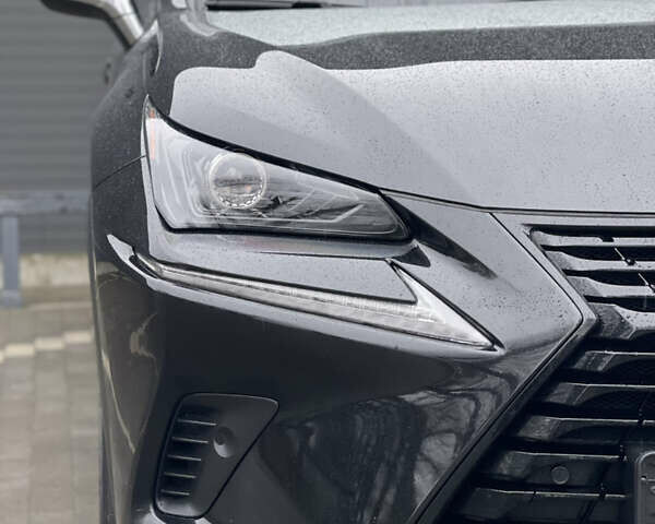 Черный Лексус НХ, объемом двигателя 1.99 л и пробегом 101 тыс. км за 33800 $, фото 11 на Automoto.ua