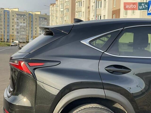 Черный Лексус НХ, объемом двигателя 2 л и пробегом 98 тыс. км за 36800 $, фото 23 на Automoto.ua