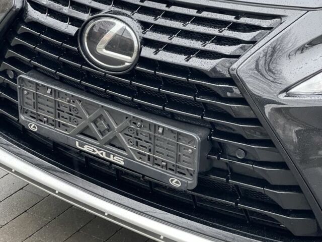 Черный Лексус НХ, объемом двигателя 2 л и пробегом 92 тыс. км за 33800 $, фото 5 на Automoto.ua