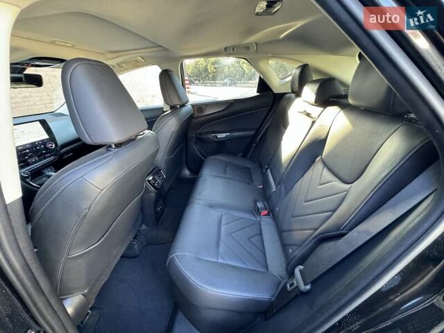 Черный Лексус НХ, объемом двигателя 2.49 л и пробегом 28 тыс. км за 47999 $, фото 12 на Automoto.ua