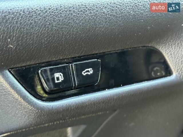 Черный Лексус НХ, объемом двигателя 2.49 л и пробегом 28 тыс. км за 47999 $, фото 17 на Automoto.ua