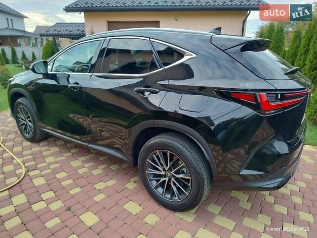 Чорний Лексус НХ, об'ємом двигуна 2.5 л та пробігом 31 тис. км за 37500 $, фото 4 на Automoto.ua