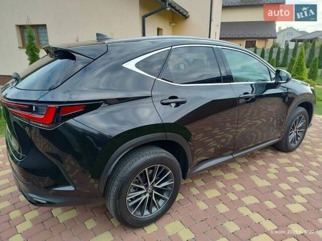Чорний Лексус НХ, об'ємом двигуна 2.5 л та пробігом 31 тис. км за 37500 $, фото 5 на Automoto.ua