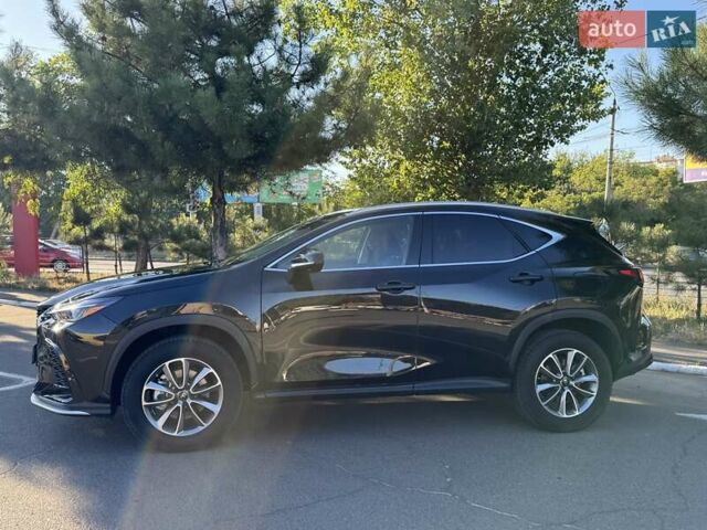 Черный Лексус НХ, объемом двигателя 2.49 л и пробегом 28 тыс. км за 47999 $, фото 3 на Automoto.ua