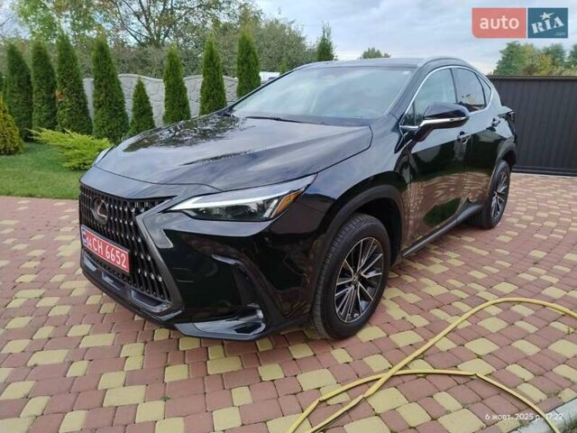 Чорний Лексус НХ, об'ємом двигуна 2.5 л та пробігом 31 тис. км за 37500 $, фото 3 на Automoto.ua