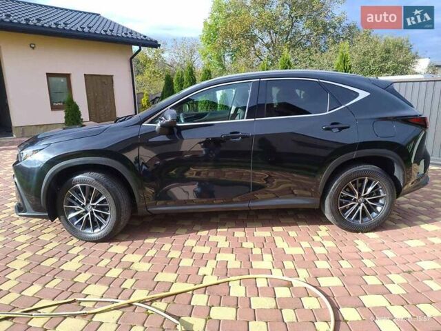 Чорний Лексус НХ, об'ємом двигуна 2.5 л та пробігом 31 тис. км за 37500 $, фото 7 на Automoto.ua