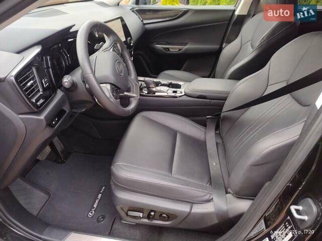 Чорний Лексус НХ, об'ємом двигуна 2.5 л та пробігом 31 тис. км за 37500 $, фото 14 на Automoto.ua