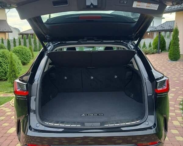 Чорний Лексус НХ, об'ємом двигуна 2.5 л та пробігом 31 тис. км за 37500 $, фото 9 на Automoto.ua