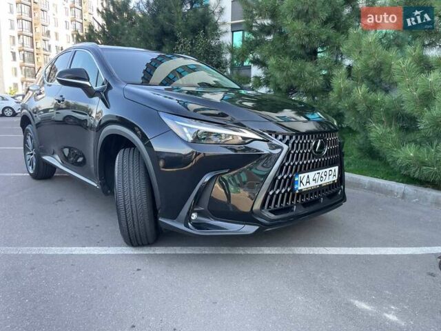 Черный Лексус НХ, объемом двигателя 2.49 л и пробегом 22 тыс. км за 43900 $, фото 3 на Automoto.ua