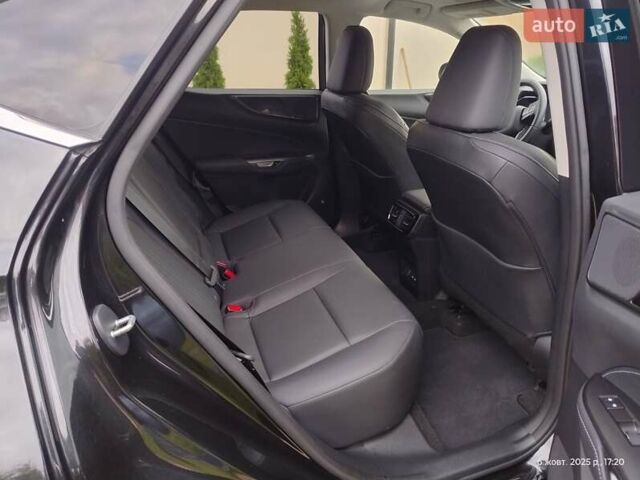 Чорний Лексус НХ, об'ємом двигуна 2.5 л та пробігом 31 тис. км за 37500 $, фото 16 на Automoto.ua