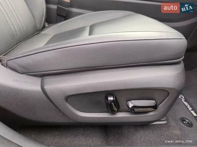 Чорний Лексус НХ, об'ємом двигуна 2.5 л та пробігом 31 тис. км за 37500 $, фото 23 на Automoto.ua